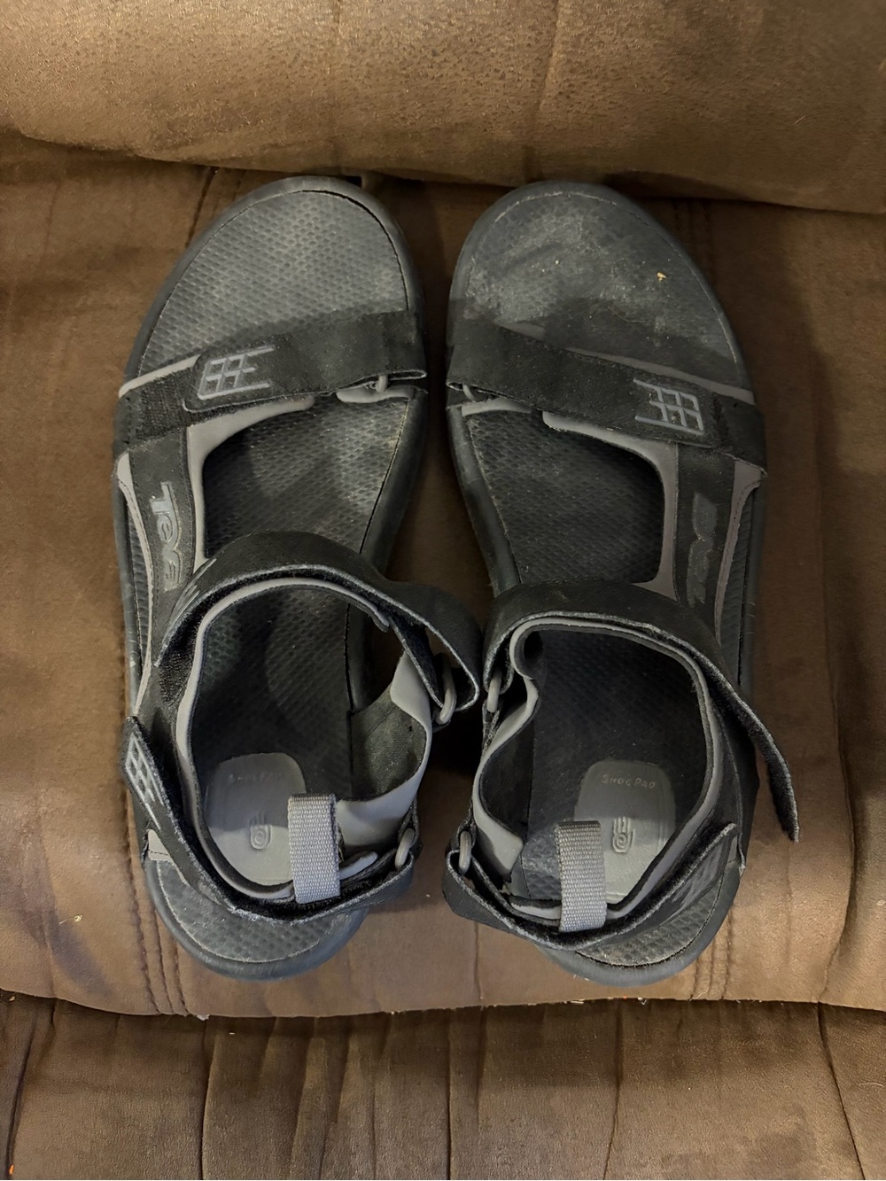Teva Minam Men’s Size 9 Black Gray Hiking Sandals